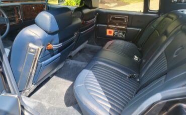 Cadillac-Brougham-1990-Sedan-8