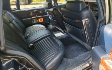 Cadillac-Brougham-1990-Sedan-9