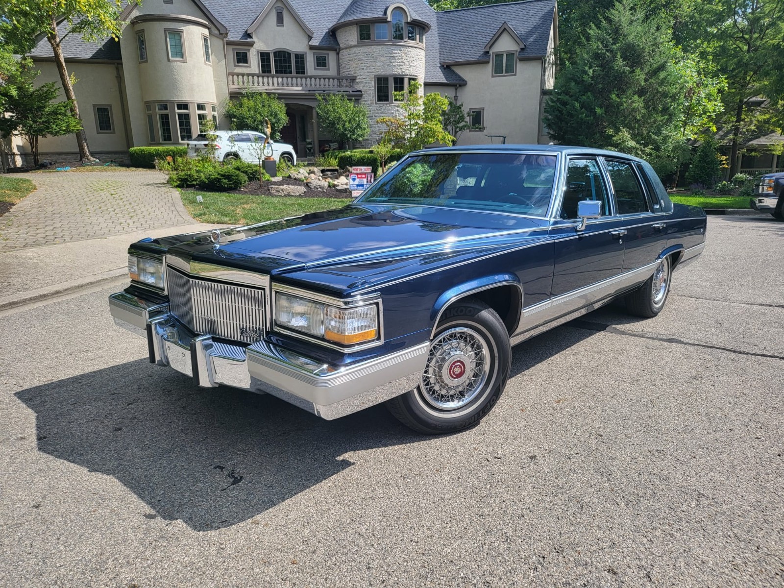 Cadillac Brougham 1990 Sedan
