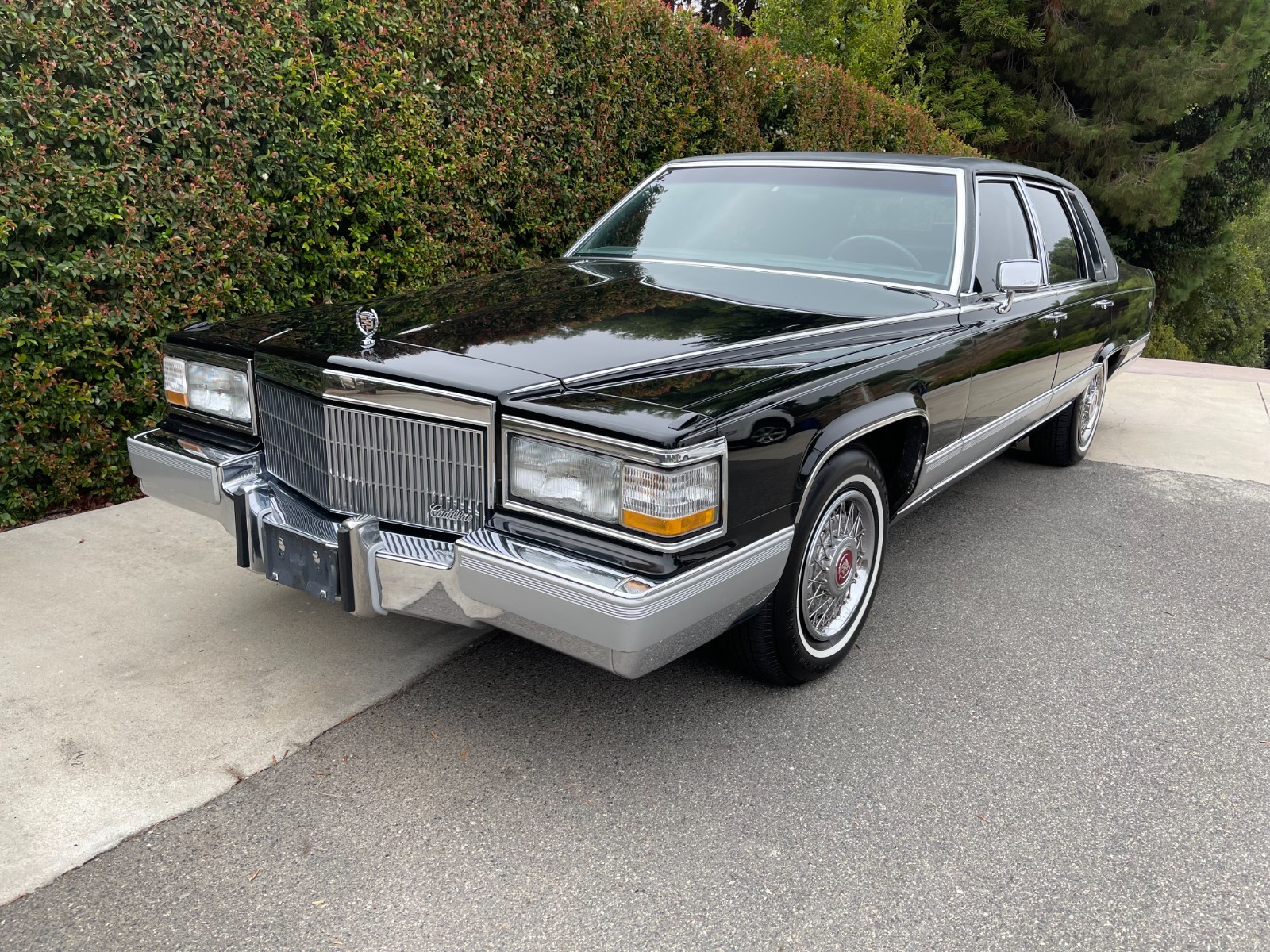Cadillac-Brougham-1992-Sedan-1