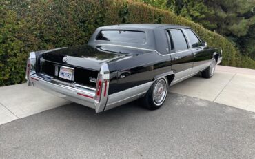 Cadillac-Brougham-1992-Sedan-11