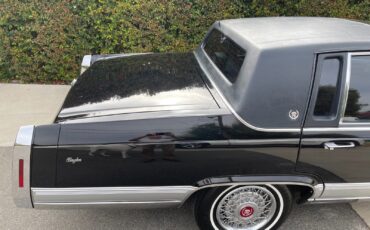 Cadillac-Brougham-1992-Sedan-13
