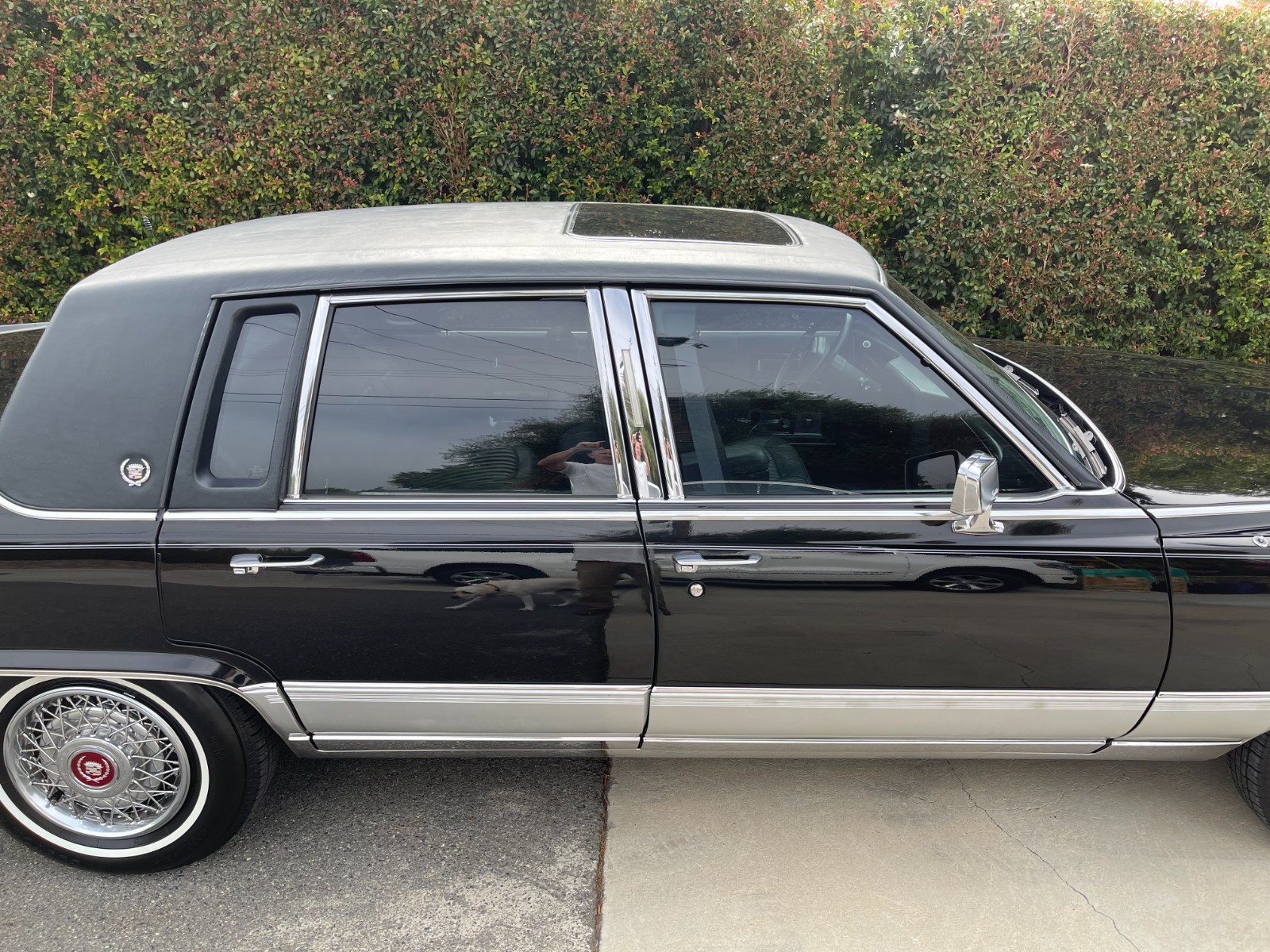 Cadillac-Brougham-1992-Sedan-14