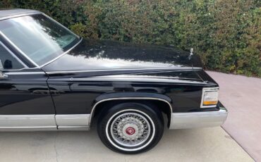 Cadillac-Brougham-1992-Sedan-15