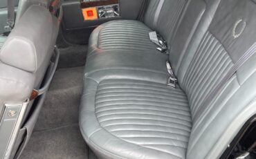 Cadillac-Brougham-1992-Sedan-20