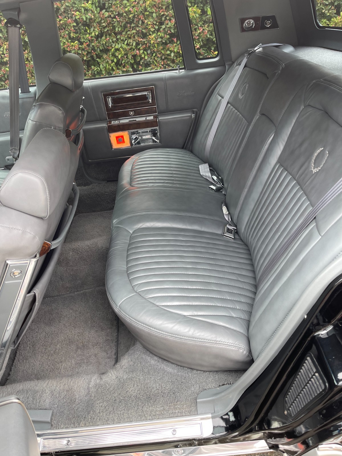 Cadillac-Brougham-1992-Sedan-20