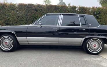 Cadillac-Brougham-1992-Sedan-5