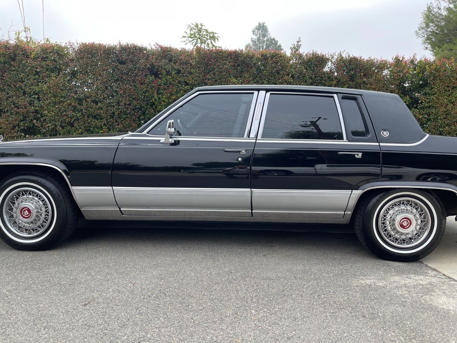 Cadillac-Brougham-1992-Sedan-5