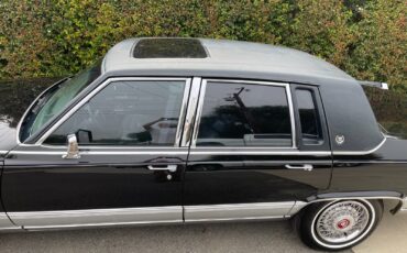 Cadillac-Brougham-1992-Sedan-6