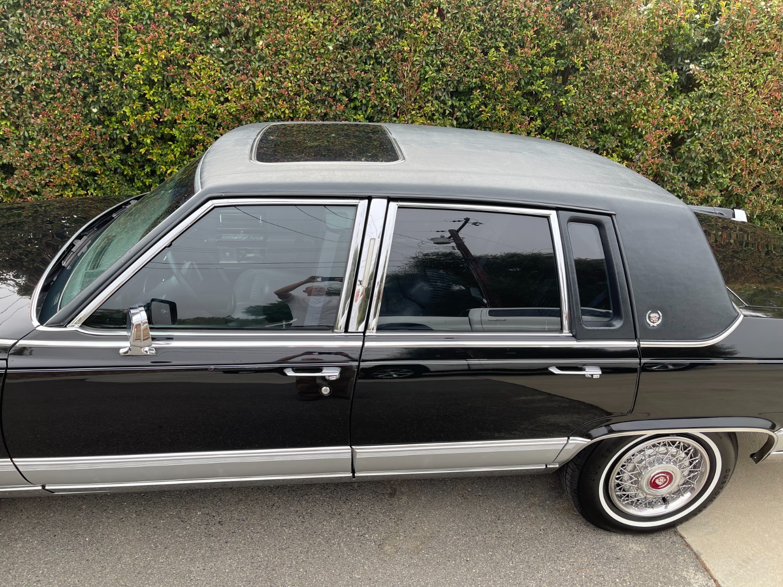 Cadillac-Brougham-1992-Sedan-6