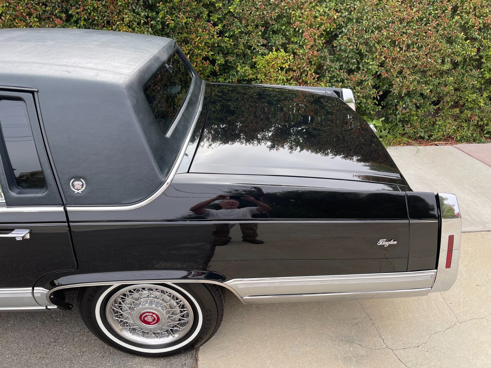 Cadillac-Brougham-1992-Sedan-8