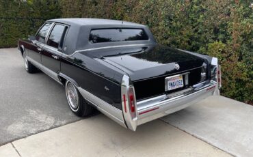 Cadillac-Brougham-1992-Sedan-9