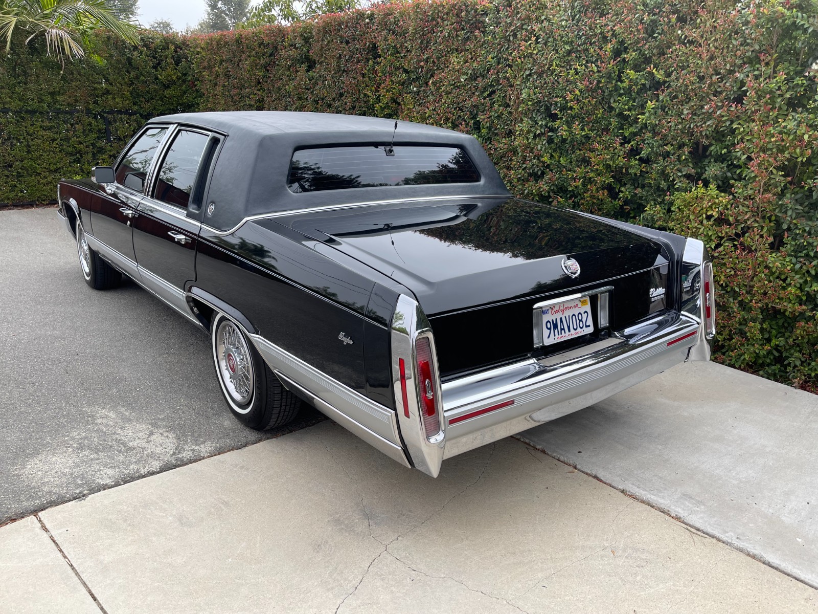Cadillac-Brougham-1992-Sedan-9