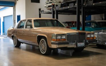 Cadillac-Brougham-with-46k-original-miles-1987-Sedan-10