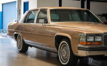 Cadillac-Brougham-with-46k-original-miles-1987-Sedan-11