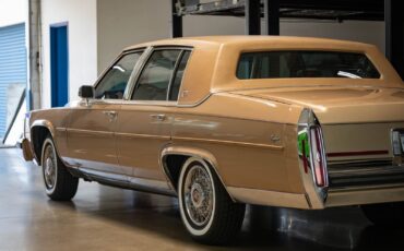 Cadillac-Brougham-with-46k-original-miles-1987-Sedan-22