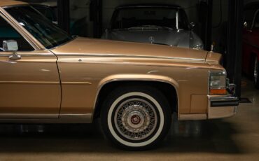 Cadillac-Brougham-with-46k-original-miles-1987-Sedan-3
