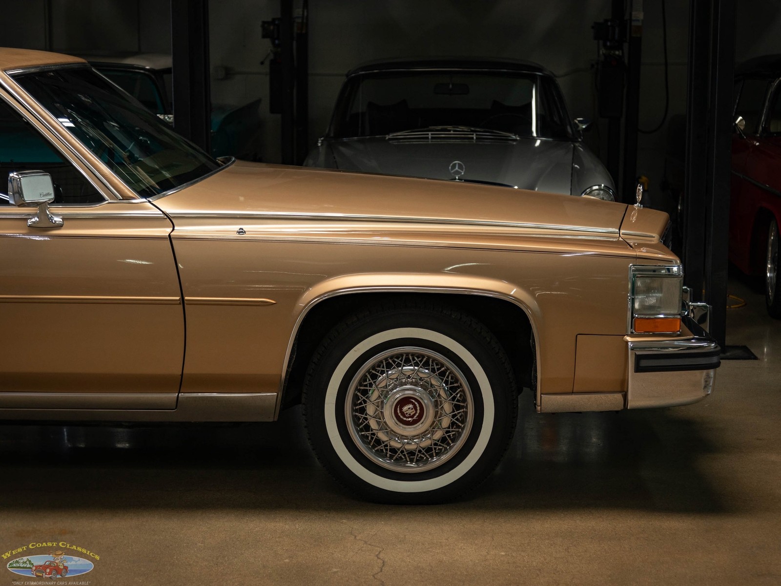 Cadillac-Brougham-with-46k-original-miles-1987-Sedan-3