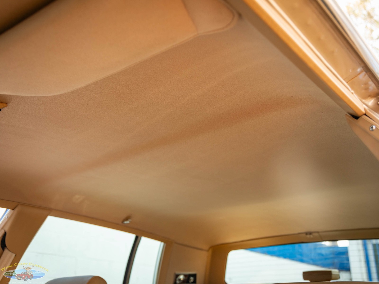Cadillac-Brougham-with-46k-original-miles-1987-Sedan-30