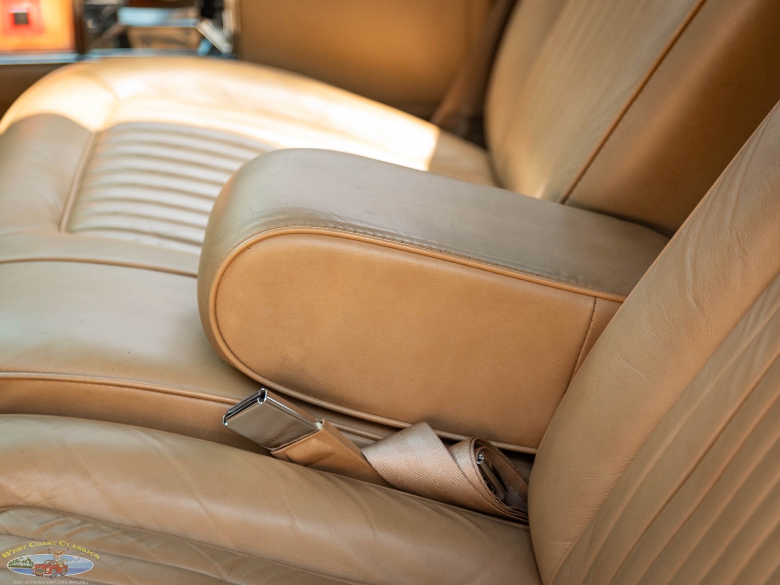 Cadillac-Brougham-with-46k-original-miles-1987-Sedan-33