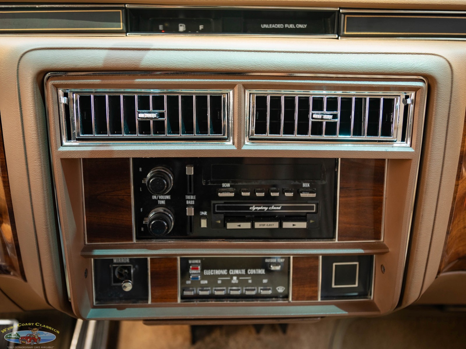 Cadillac-Brougham-with-46k-original-miles-1987-Sedan-39
