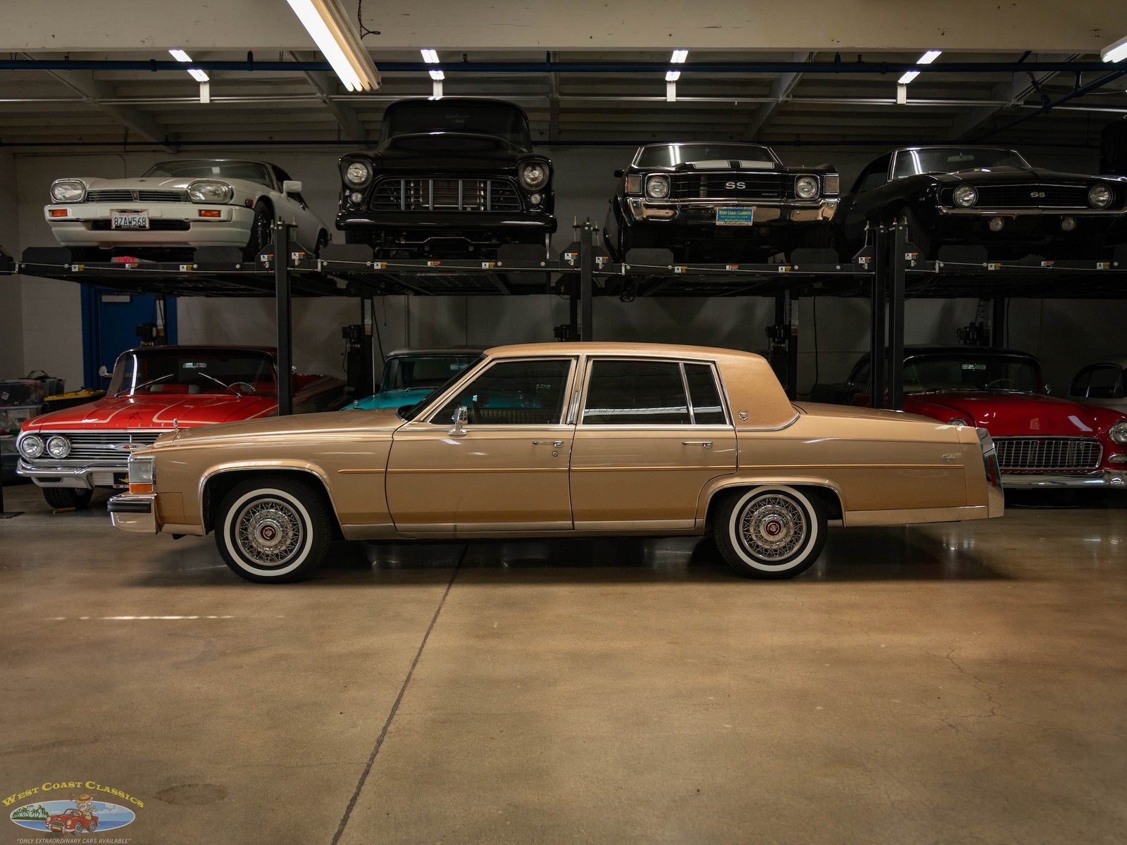 Cadillac-Brougham-with-46k-original-miles-1987-Sedan-6