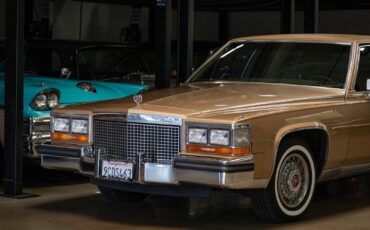 Cadillac-Brougham-with-46k-original-miles-1987-Sedan-8