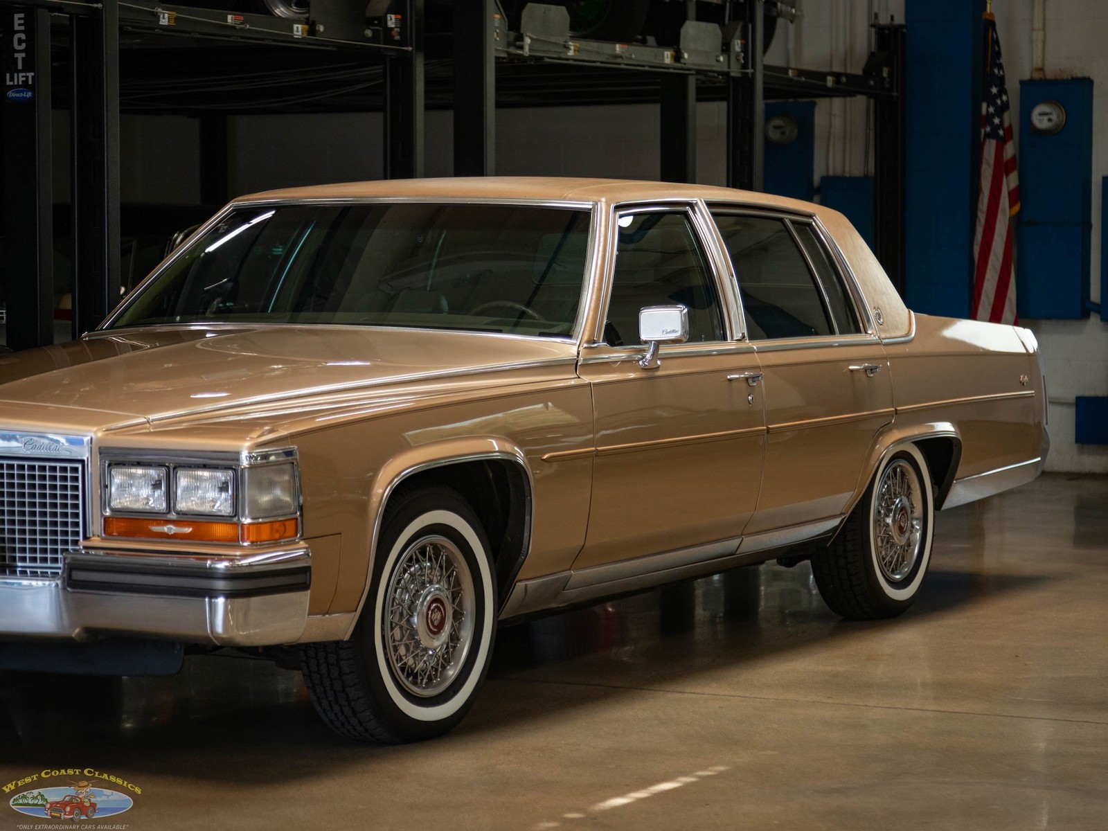 Cadillac-Brougham-with-46k-original-miles-1987-Sedan-9