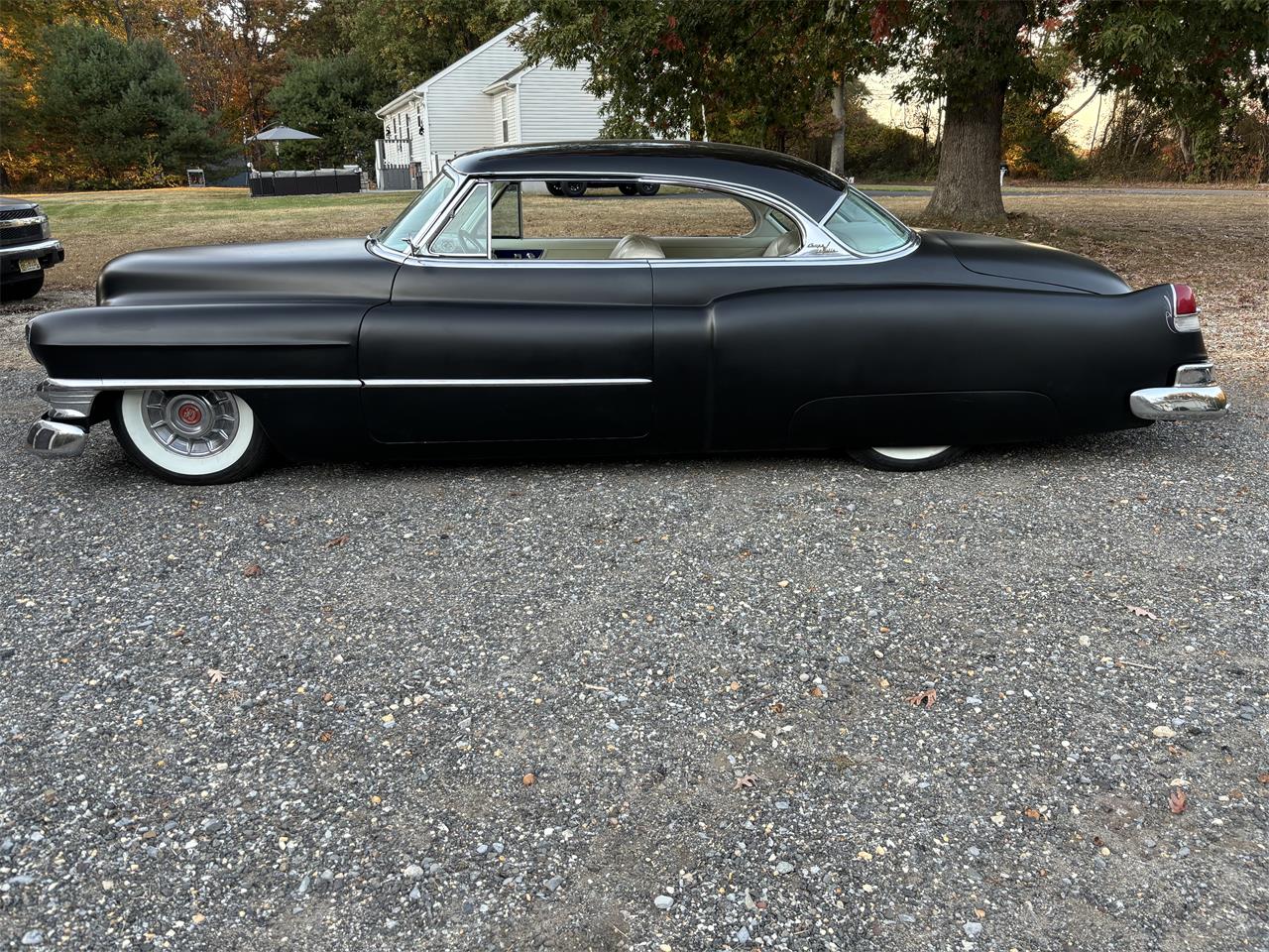 Cadillac-Coupe-deville-1952-Black-White-1