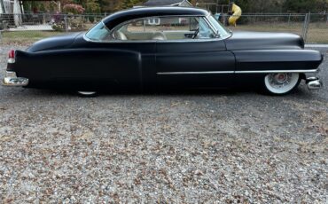 Cadillac-Coupe-deville-1952-Black-White