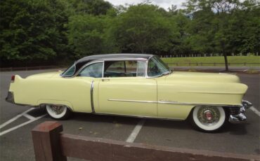 Cadillac-Coupe-deville-1954-Apollo-Goldblack-Green-11