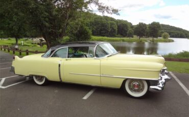 Cadillac-Coupe-deville-1954-Apollo-Goldblack-Green-12