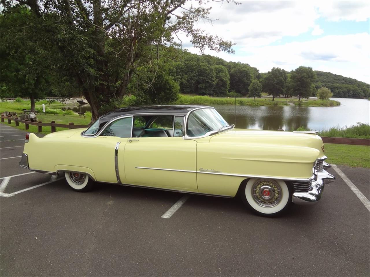 Cadillac-Coupe-deville-1954-Apollo-Goldblack-Green-12