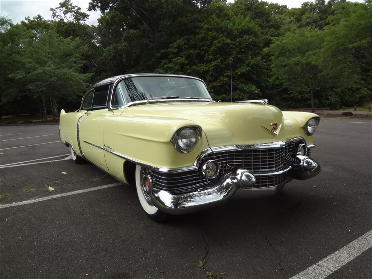 Cadillac-Coupe-deville-1954-Apollo-Goldblack-Green-13