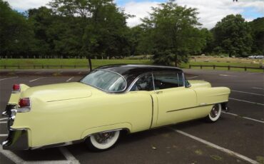 Cadillac-Coupe-deville-1954-Apollo-Goldblack-Green-9