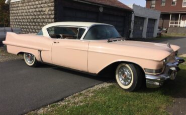 Cadillac-Coupe-deville-1957-Laurel-Mountain-Pink-PinkSilver-13