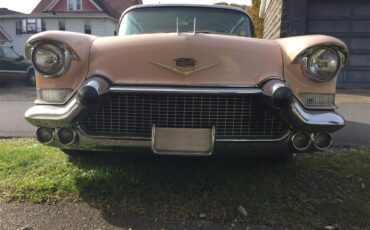 Cadillac-Coupe-deville-1957-Laurel-Mountain-Pink-PinkSilver-2
