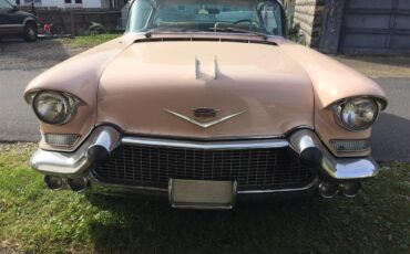 Cadillac-Coupe-deville-1957-Laurel-Mountain-Pink-PinkSilver