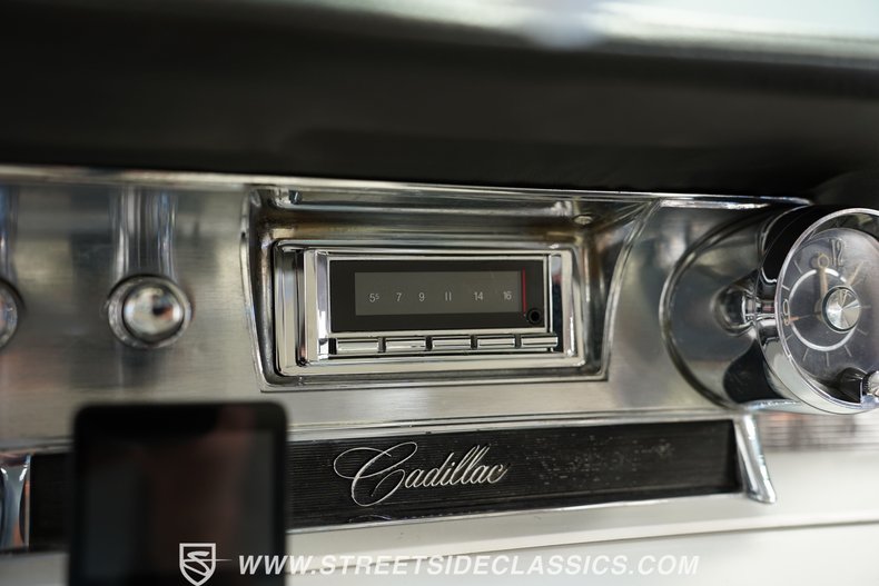 Cadillac-Coupe-deville-1962-Burgundy-Metallic-White-20