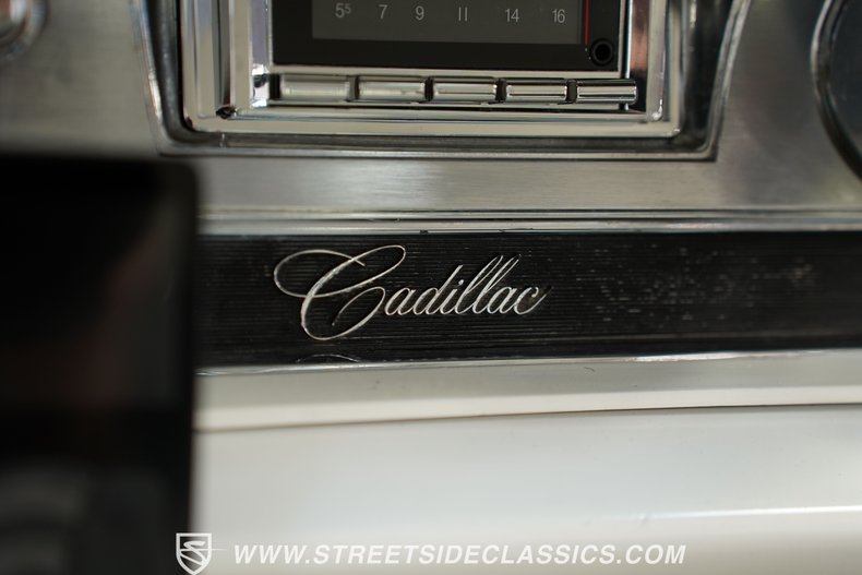 Cadillac-Coupe-deville-1962-Burgundy-Metallic-White-21