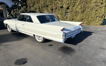 Cadillac-Coupe-deville-1962-White-Black-10