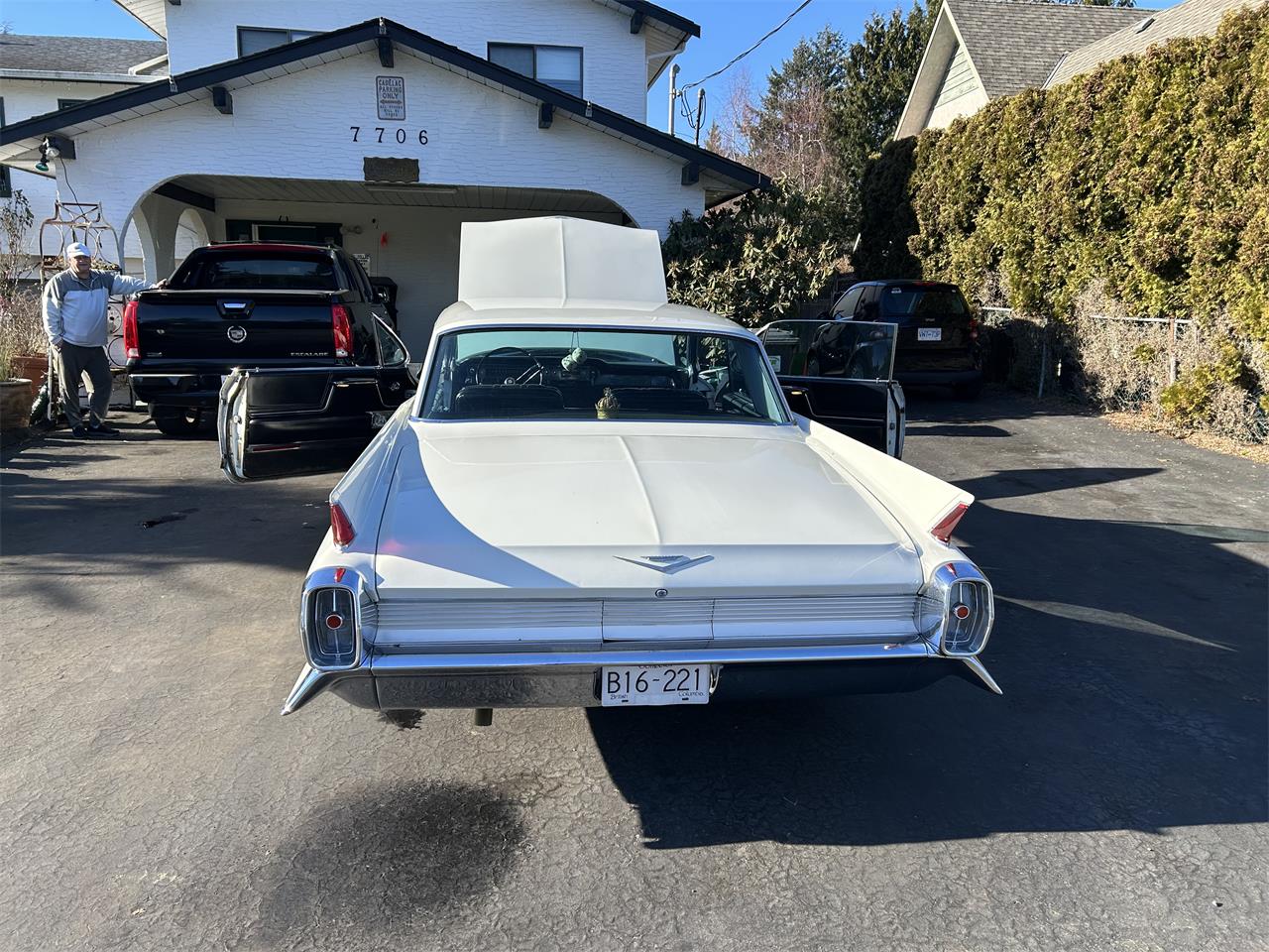Cadillac-Coupe-deville-1962-White-Black-16
