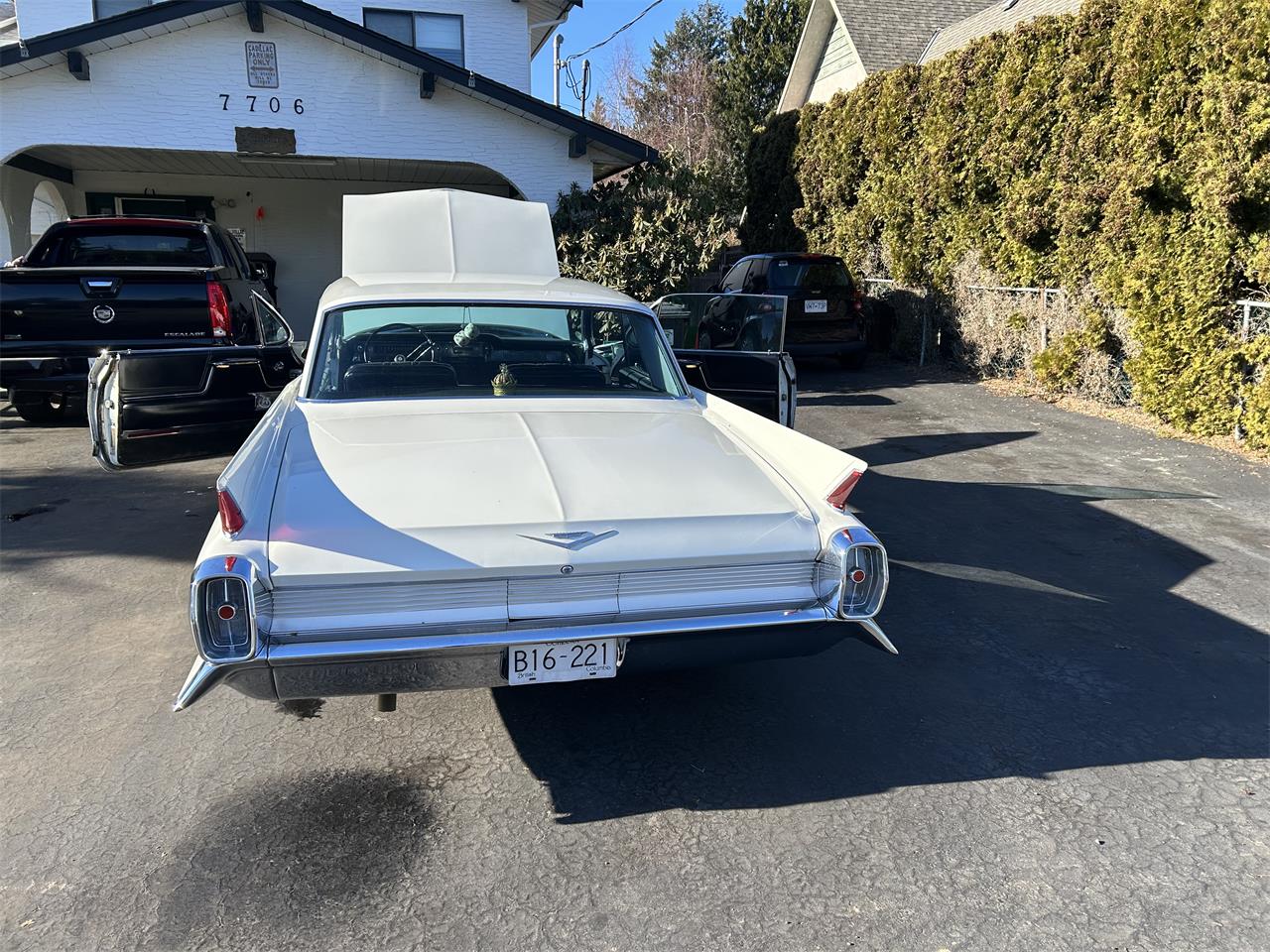 Cadillac-Coupe-deville-1962-White-Black-18