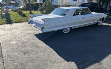 Cadillac-Coupe-deville-1962-White-Black-2