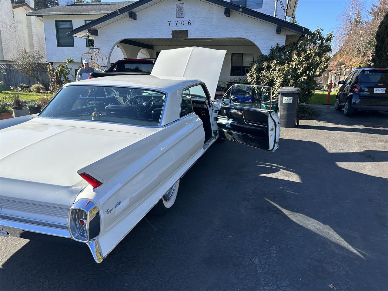 Cadillac-Coupe-deville-1962-White-Black-20