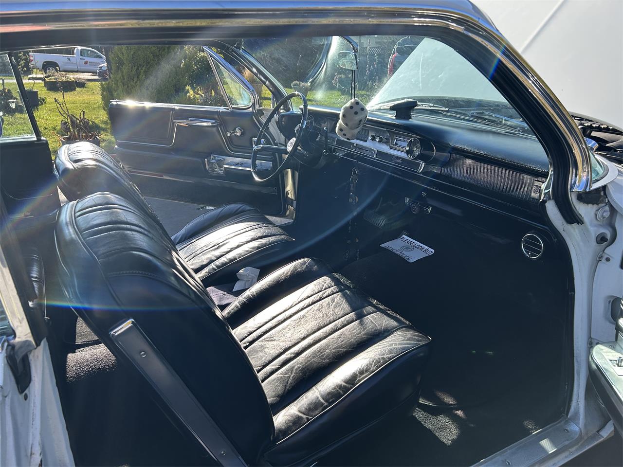Cadillac-Coupe-deville-1962-White-Black-26