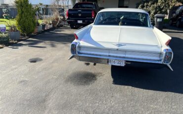 Cadillac-Coupe-deville-1962-White-Black-3