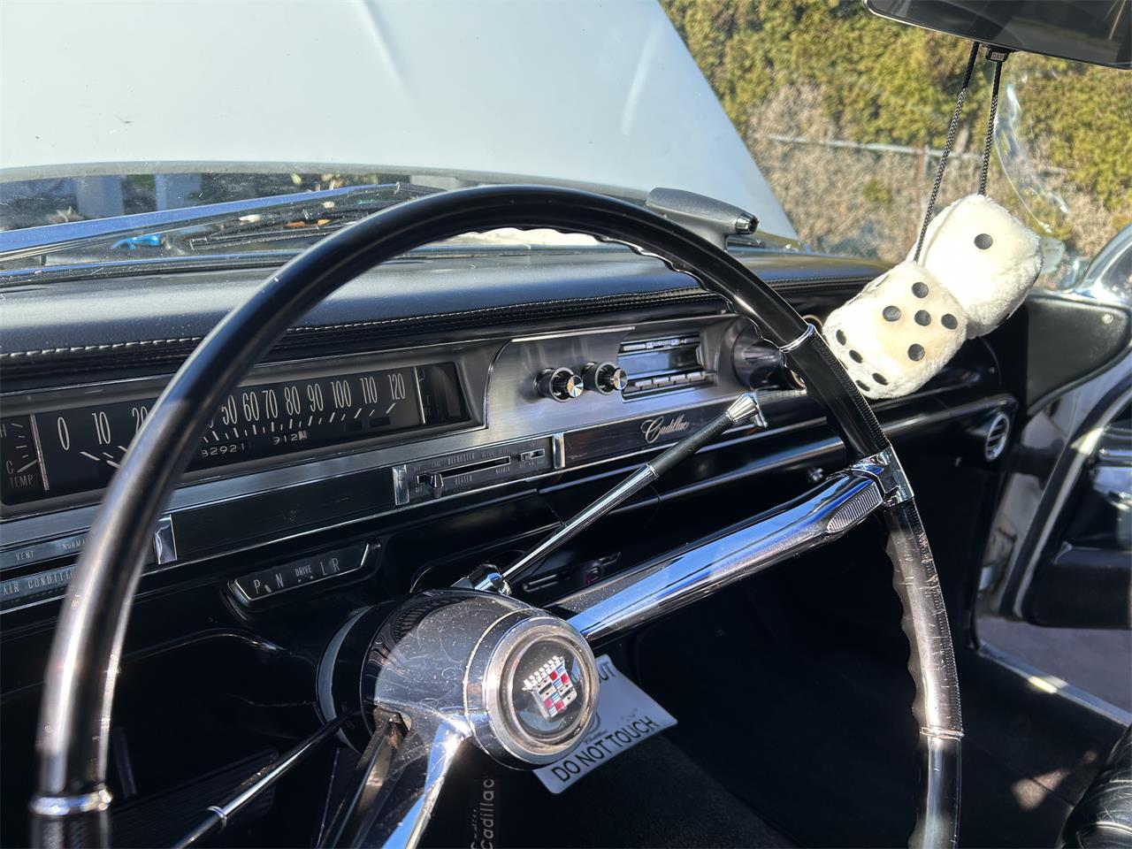 Cadillac-Coupe-deville-1962-White-Black-30