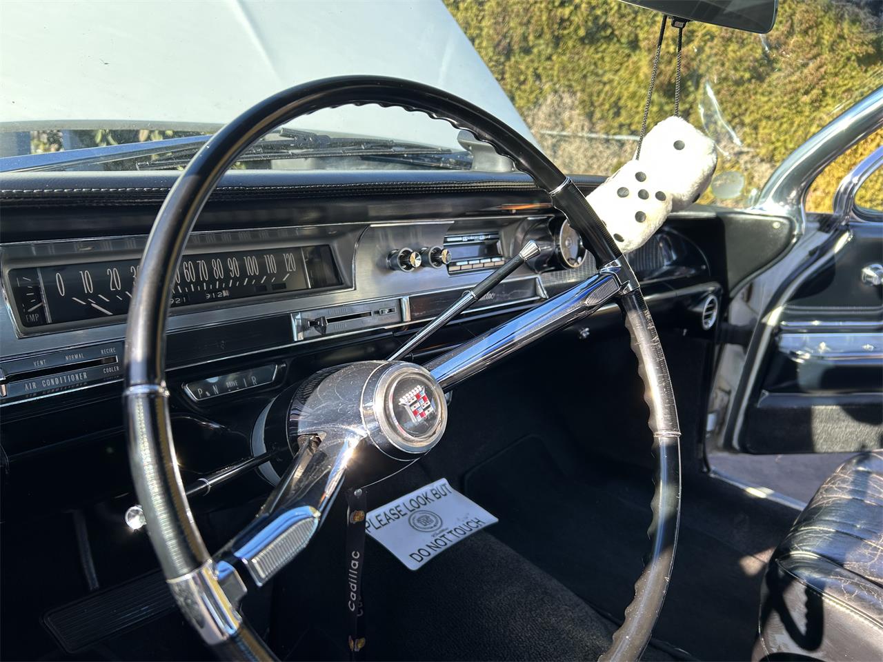 Cadillac-Coupe-deville-1962-White-Black-34