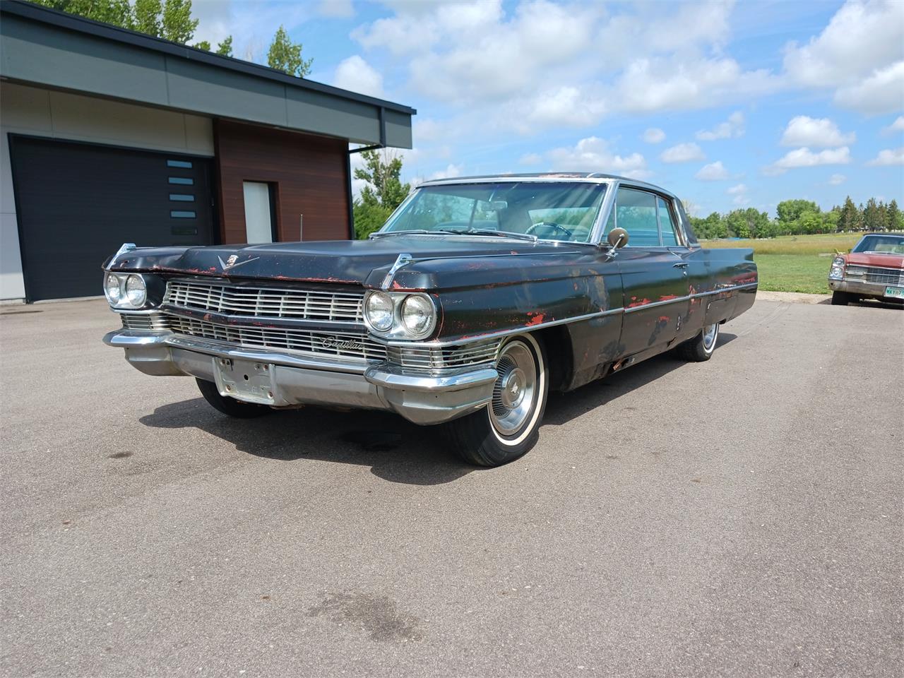 Cadillac-Coupe-deville-1964-black-white-leather-4